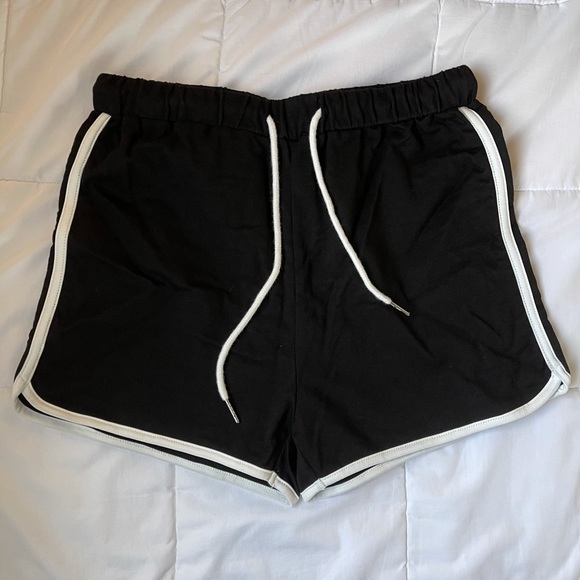 SHEIN Drawstring Shorts - Picture 3 of 5